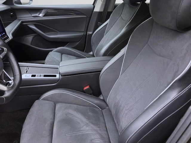 Volkswagen Passat 1.5 eTSI Business DSG Variant