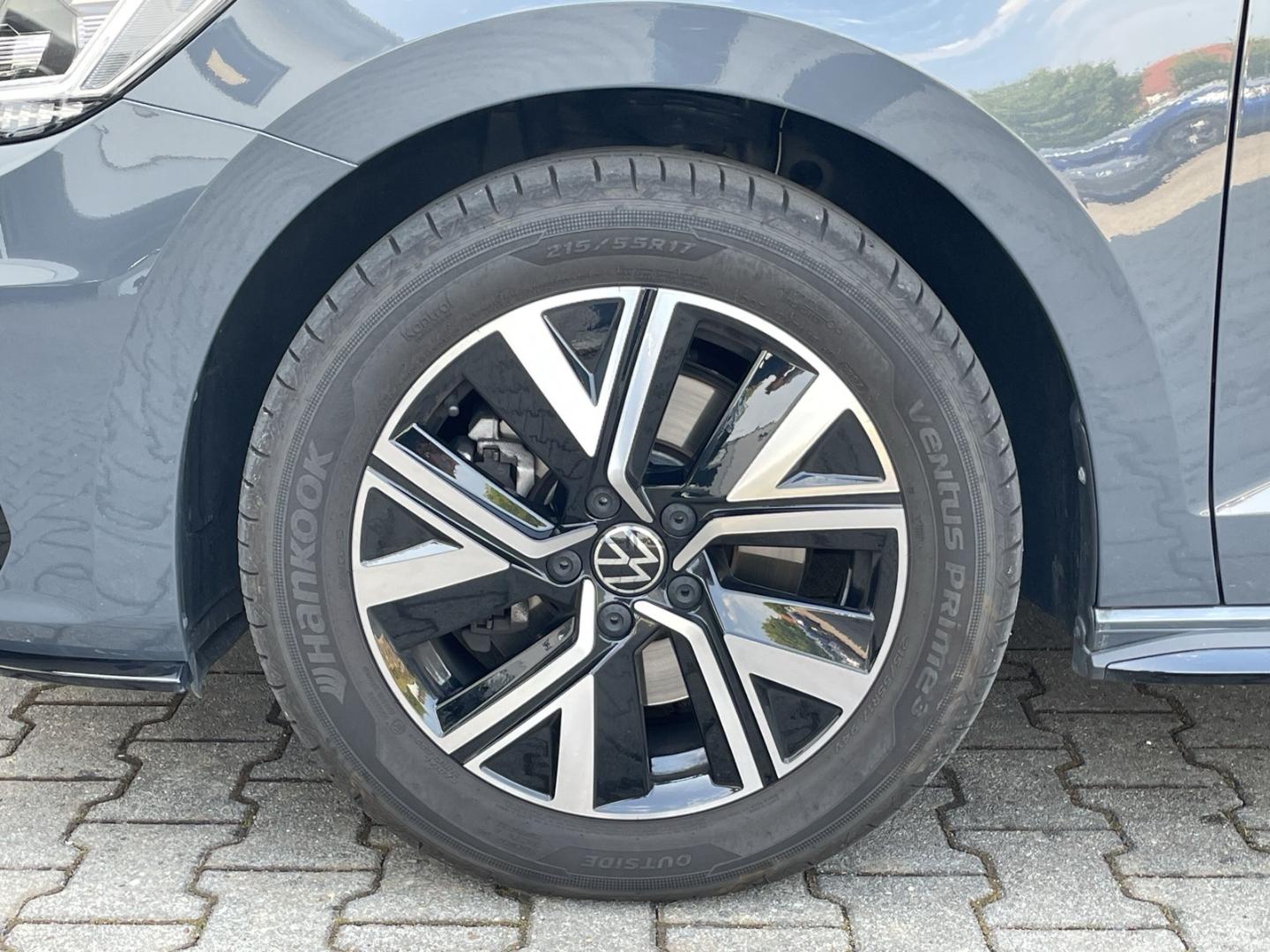 Volkswagen Touran 1.5 TSI DSG R-Line