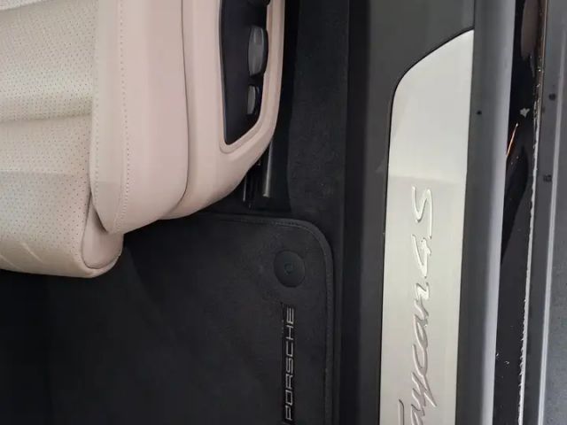 Porsche Taycan 4S Cross Turismo