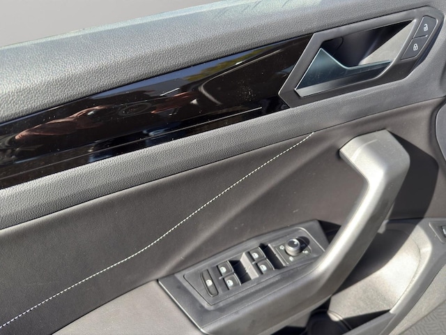 Volkswagen T-Roc 1.5 TSI DSG R-Line