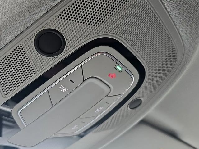 Audi A4 35 TDI S-Line Sedan