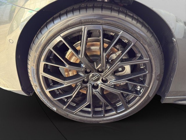 Audi A6 Avant Quattro S-Tronic