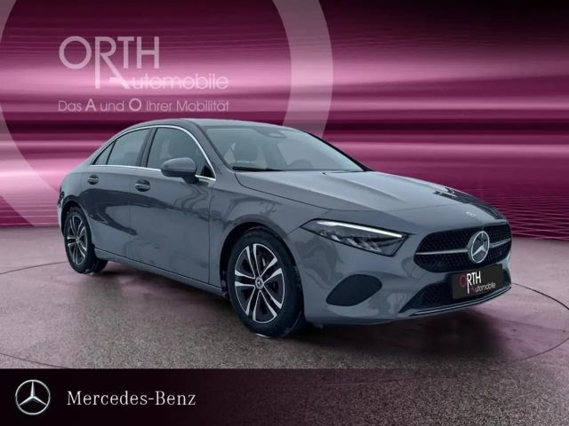 Mercedes-Benz A 180 A 180 d