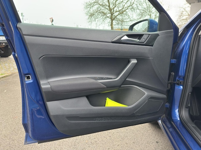 Volkswagen Polo 1,0 l,Navi,Climatronic,SH,GRA,LED,Telefonschnittst.,