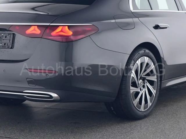 Mercedes-Benz E 200 AVANTGARDE Sedan