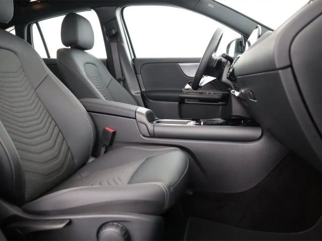 Mercedes-Benz GLA 180 Fernlichtass. Kamera