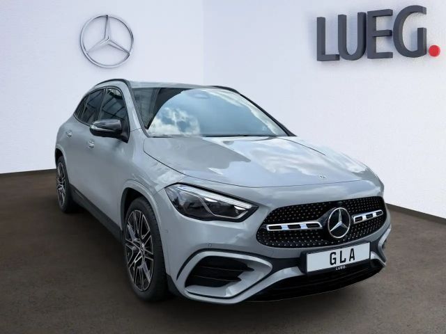 Mercedes-Benz GLA 200 SpurW S-Sitz W-Paket PDC SpurH AUT AHK