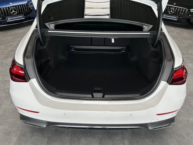 Mercedes-Benz E 200 AMG Line Sedan