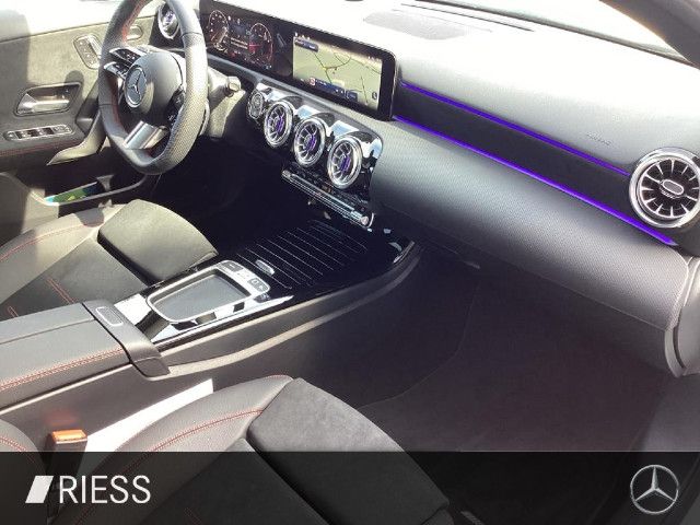 Mercedes-Benz A 220 4MATIC