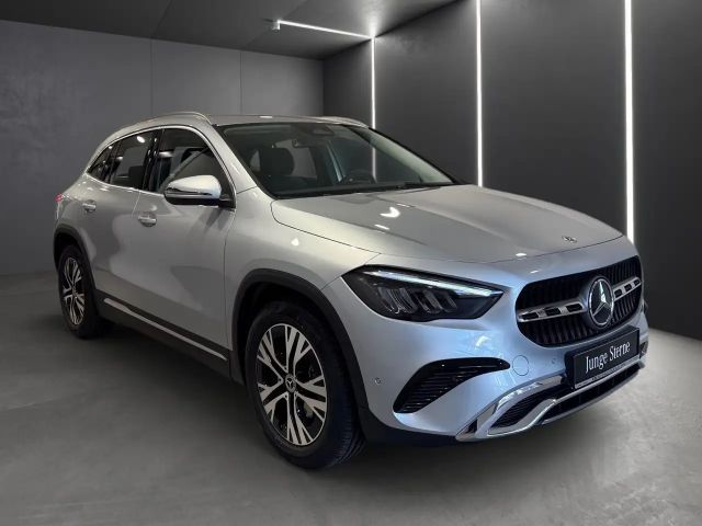 Mercedes-Benz GLA 200 *AHK*Totwinkel*Kamera*LED*Winterpaket