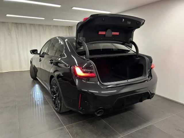 BMW 330 330d M-Sport Sedan xDrive