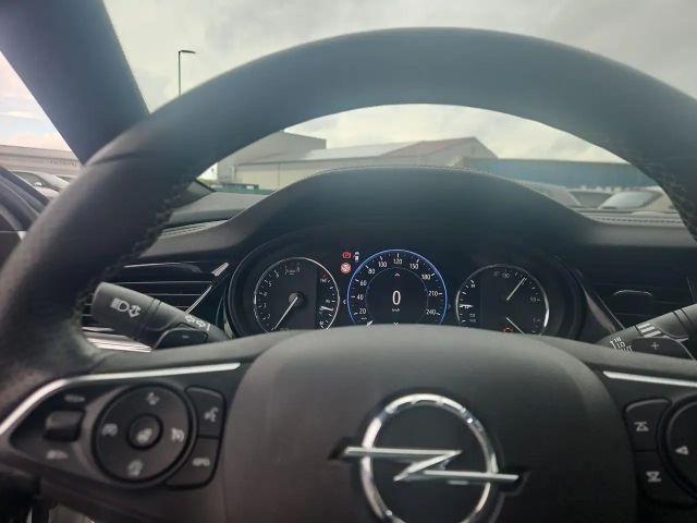 Opel Insignia GSI 4*4 HUD//SSD//ALCANTARA