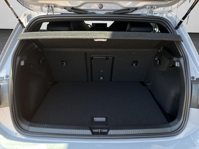 Volkswagen Golf DSG R-Line