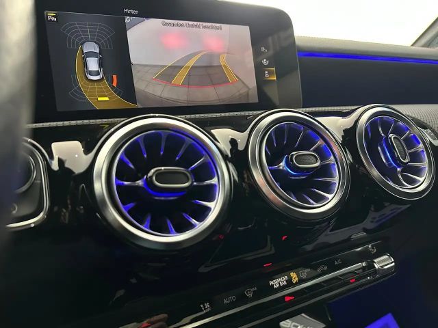 Mercedes-Benz CLA 200 AMG Line Sedan