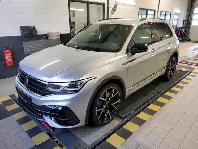 Volkswagen Tiguan *Sonderleasing* *AKRAPOVIC* Black LM21 H&K