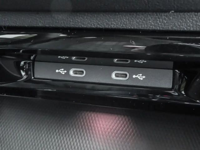 Volkswagen Golf 1.5 eTSI R-Line