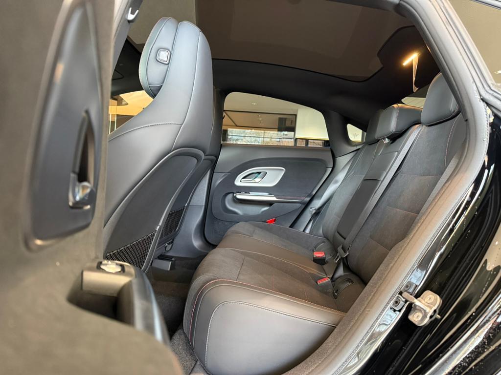 Mercedes-Benz CLA 200 4MATIC AMG Line