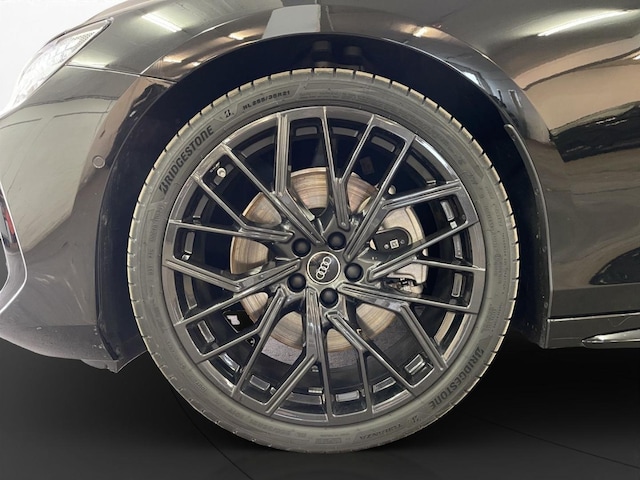 Audi A6 Avant Quattro S-Tronic