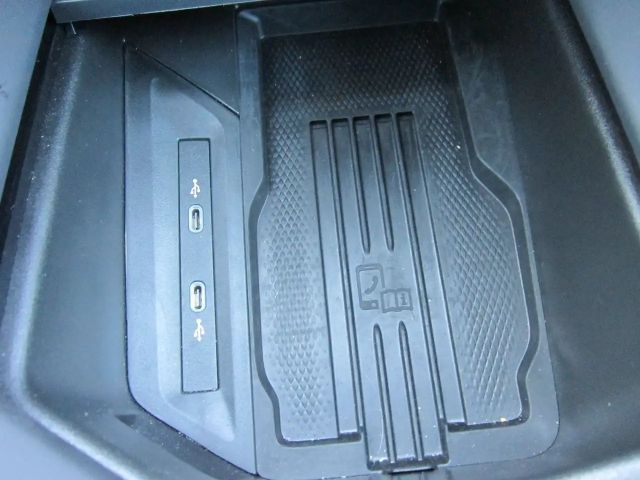 Volkswagen Passat 1.5 eTSI Business Variant