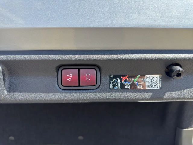 Mercedes-Benz EQE 350 AMG Line Sedan