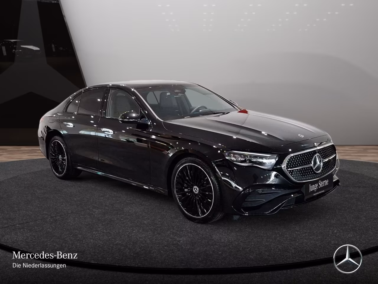 Mercedes-Benz E 200 AMG Line Sedan