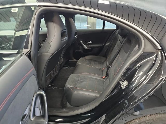 Mercedes-Benz CLA 200 AMG Line Coupé