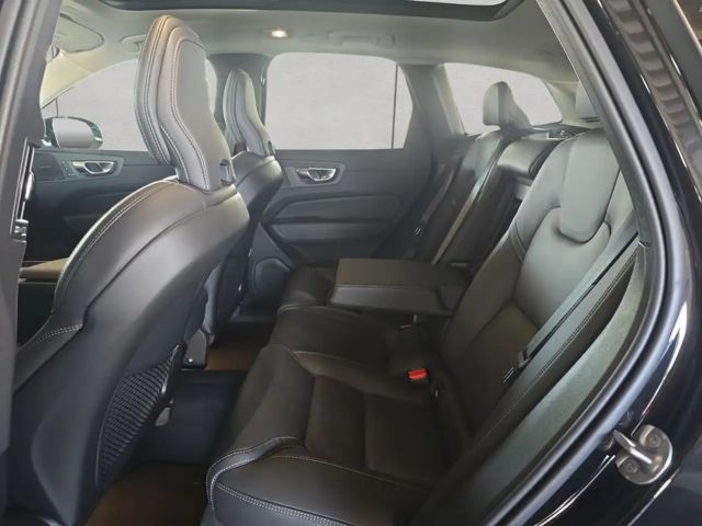 Volvo XC60 AWD Dark Plus