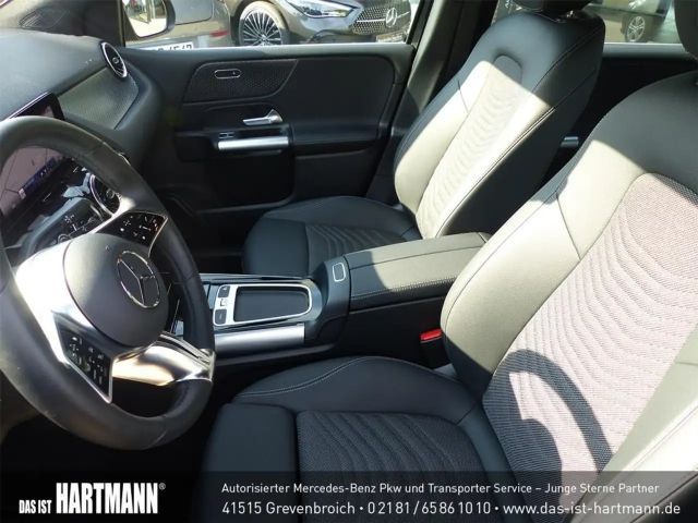 Mercedes-Benz B 200 Progressive Sedan