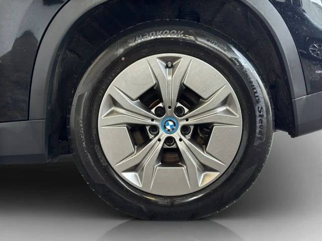 BMW iX1 xDrive30