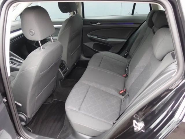 Volkswagen Golf 1.5 eTSI DSG Life Variant