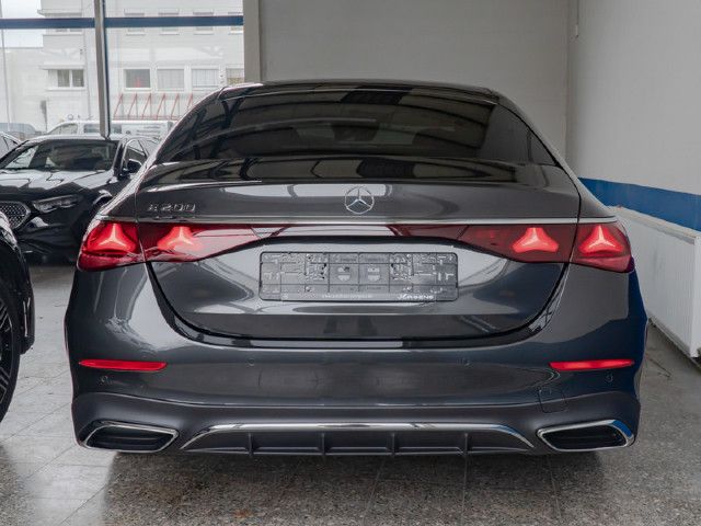 Mercedes-Benz E 200 AMG Line Sedan