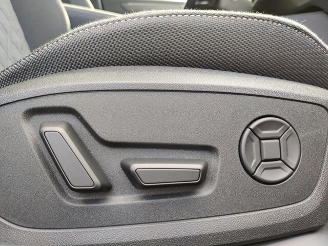 Audi A6 Avant Quattro S-Tronic