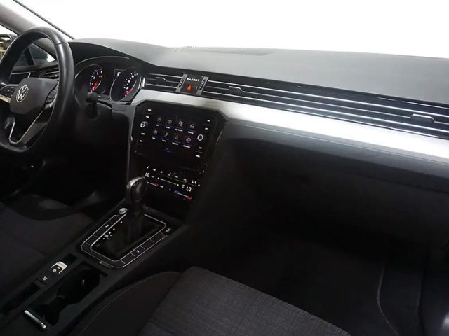 Volkswagen Passat Business DSG