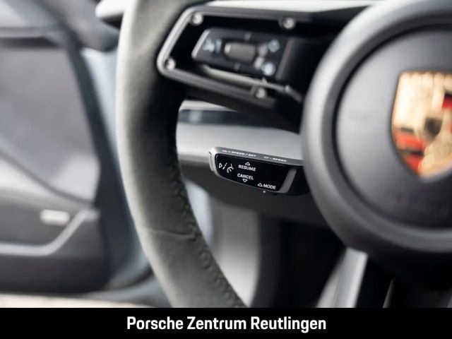 Porsche Taycan 4 Cross Turismo