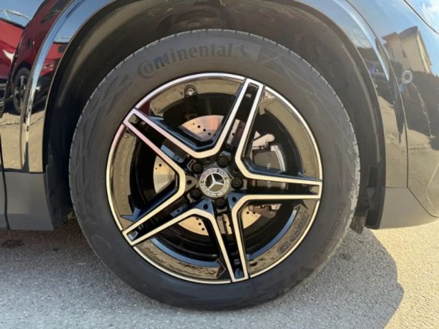 Mercedes-Benz GLA 180 AMG Line