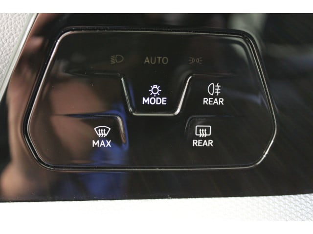 Volkswagen Golf 1.5 eTSI DSG Golf VIII