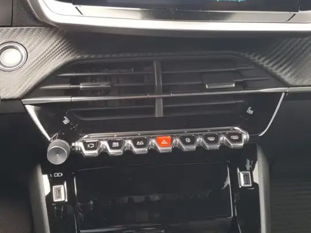 Peugeot E-2008 Allure Pack