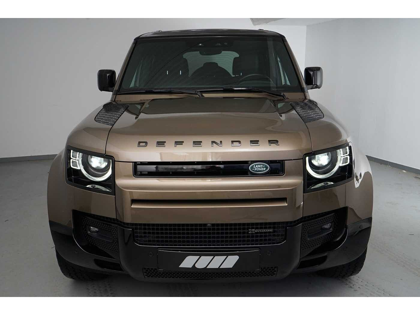 Land Rover Defender 110 Dynamic SE