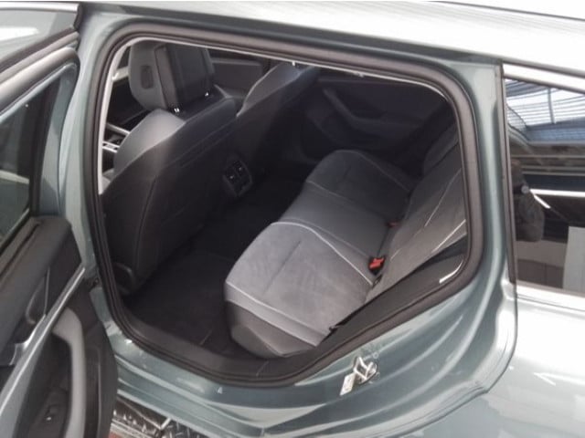 Volkswagen Passat 1.5 eTSI Business DSG Variant