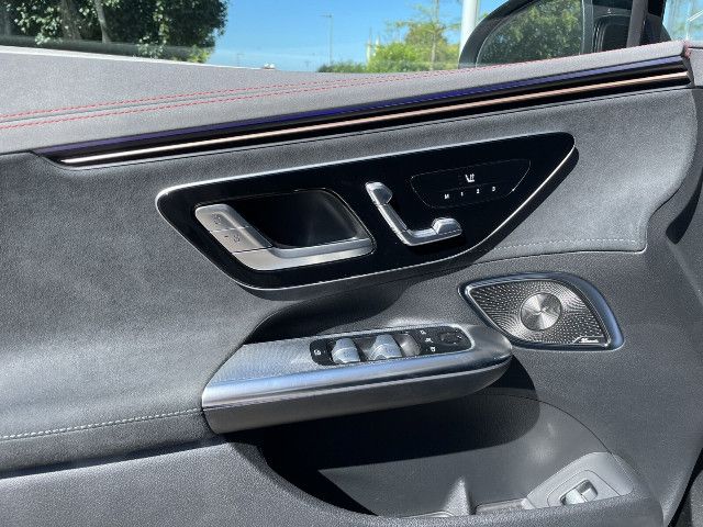 Mercedes-Benz EQE 300 Sedan