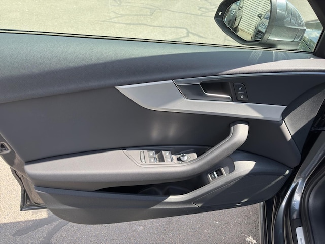 Audi A4 35 TDI Avant S-Line S-Tronic