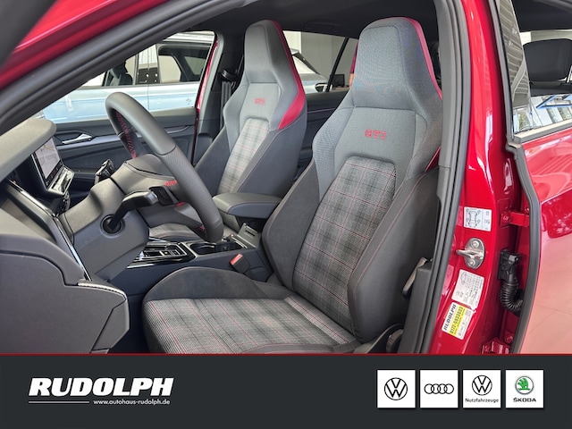 Volkswagen Golf 2.0 TSI DSG Golf VIII