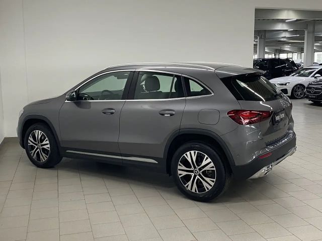 Mercedes-Benz GLA 220 4MATIC Progressive