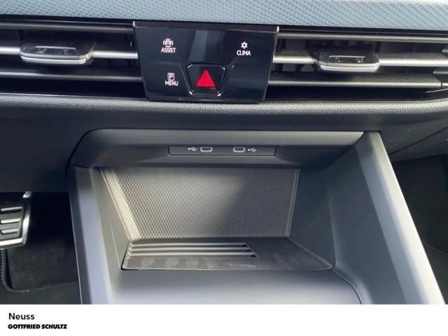 Volkswagen Golf 1.5 eTSI DSG