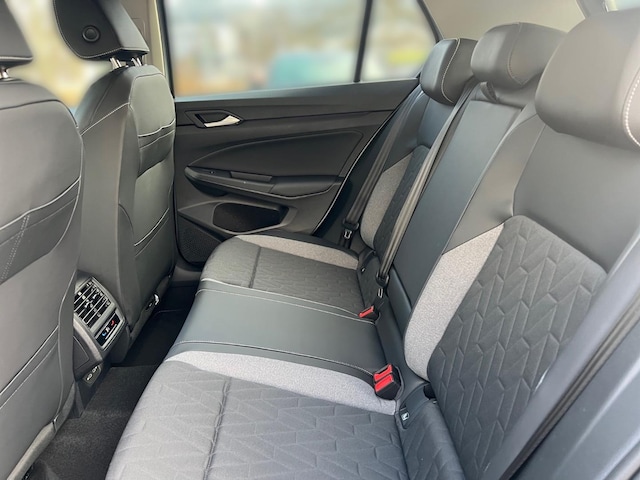 Volkswagen Golf 1.5 eTSI DSG