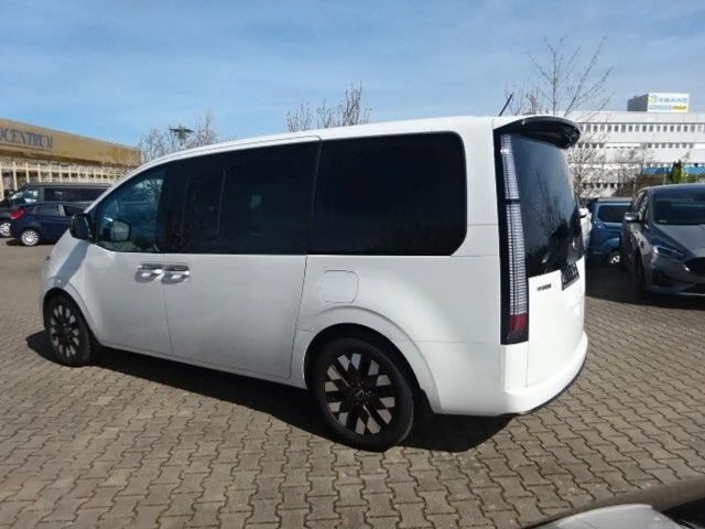 Hyundai Staria Signature