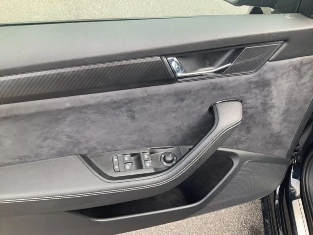 Skoda Superb 2.0 TSI Combi Sportline