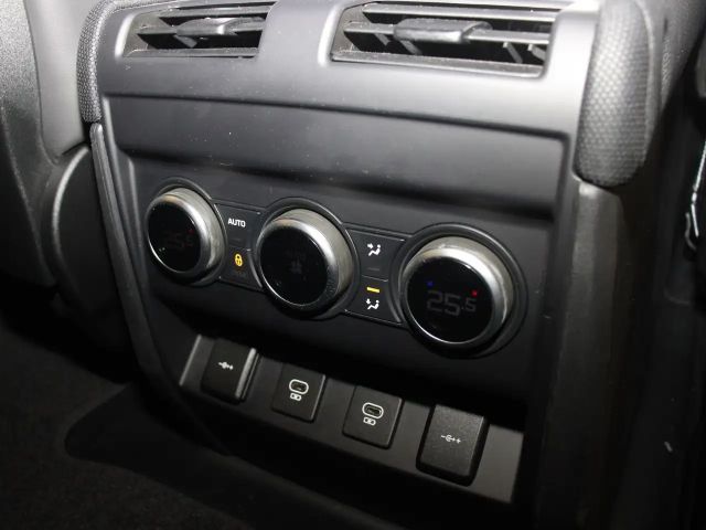 Land Rover Defender 90 Black Pack