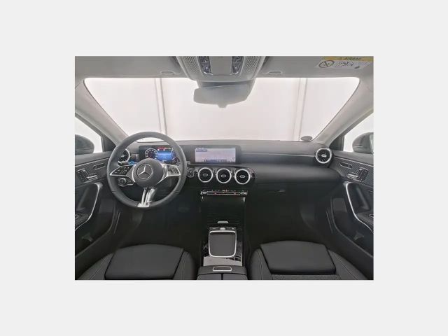 Mercedes-Benz A 200 A 200 d