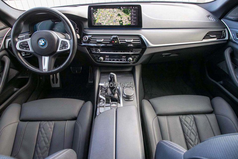 BMW 545 545e M-Sport Sedan xDrive